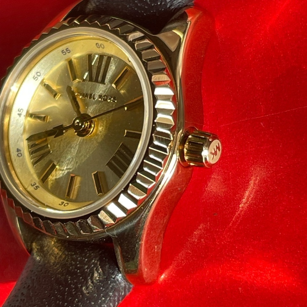 MICHAEL KORS WATCH,Michael Kors Gold and Black Watch - Picture 2 of 12